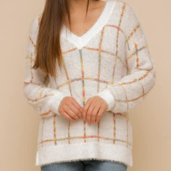 Hem & Thread Fuzzy V-Neck Ivory Check Sweater | Women's Size Small | NWT - Picture 2 of 7